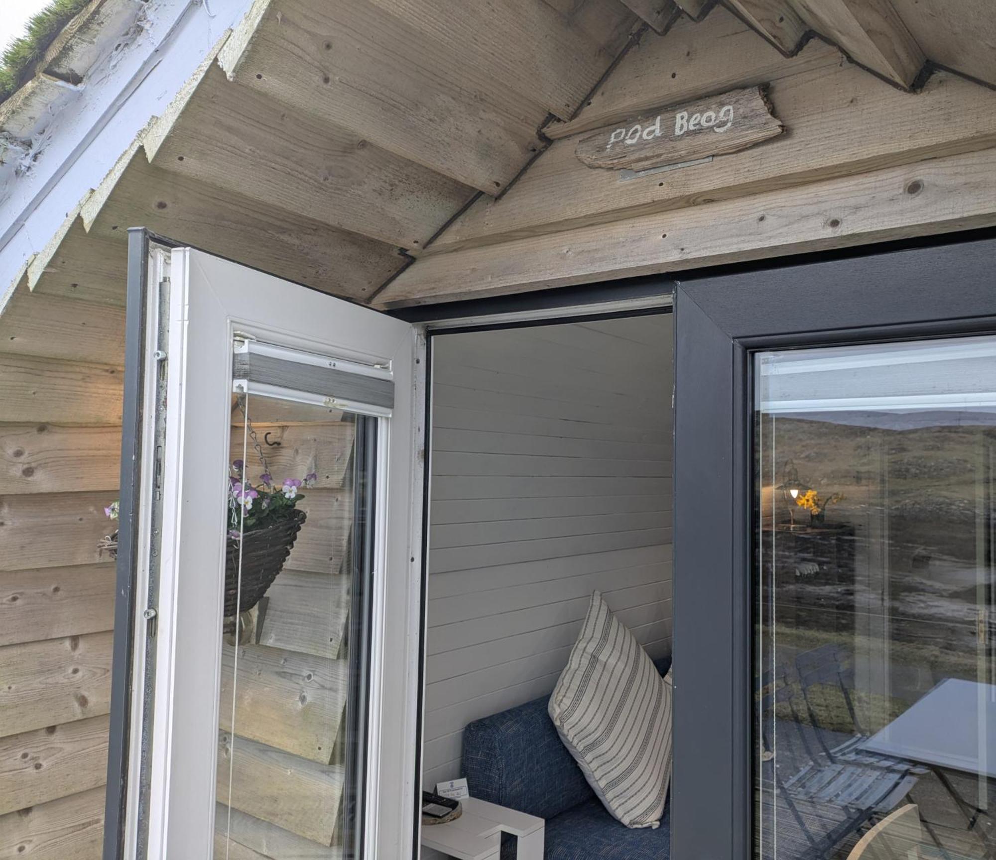 Glamping Pod For 2 Pod Beag Na Haun Eriskay Villa Ngoại thất bức ảnh